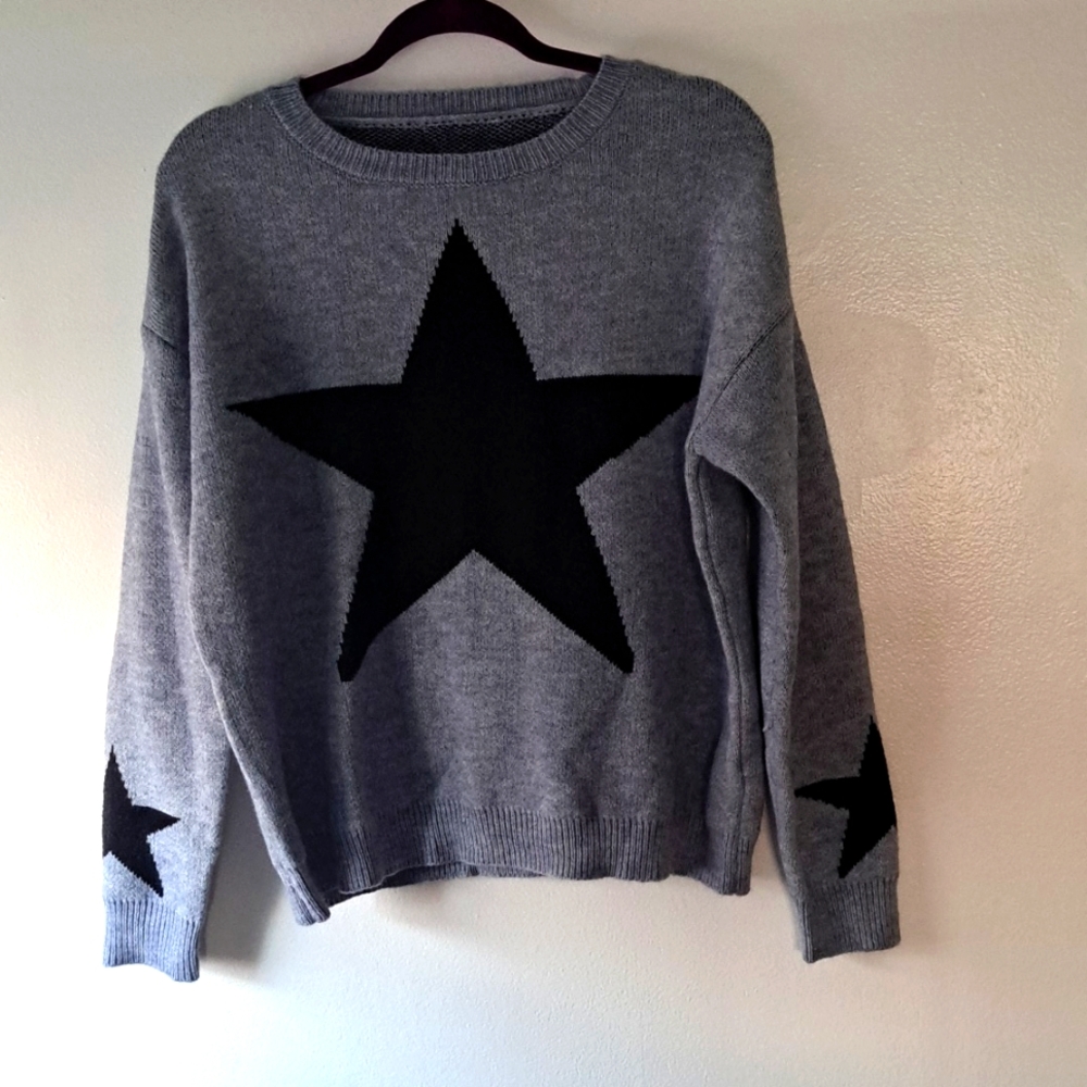 Blue Star sweater size small NWT